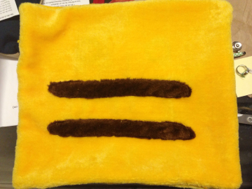 Coussin Pikachu (dos)