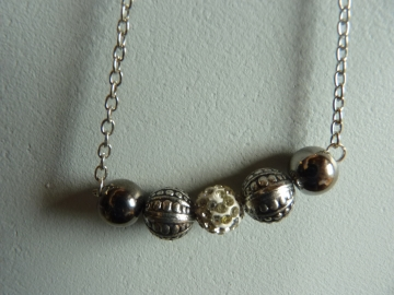Plein de colliers...